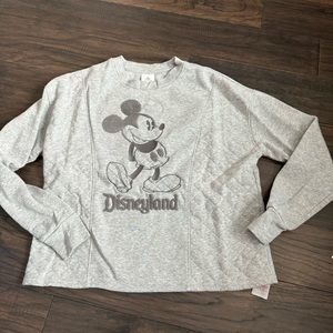 Disneyland Mickey crew neck size small